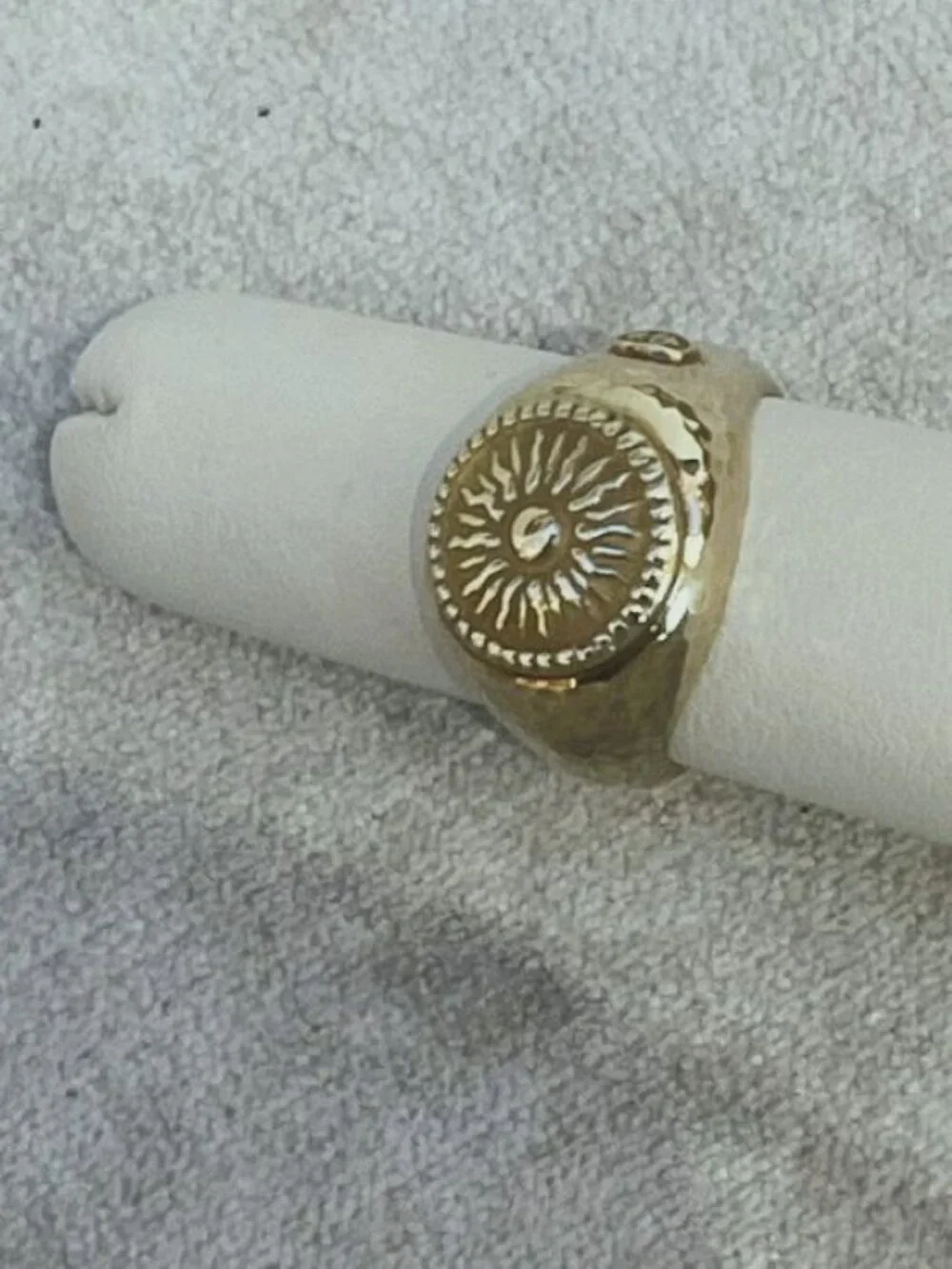 Torrini 1369 Authentic 14K Yellow Gold Hammered Sunburst Ring – Handmade Italy